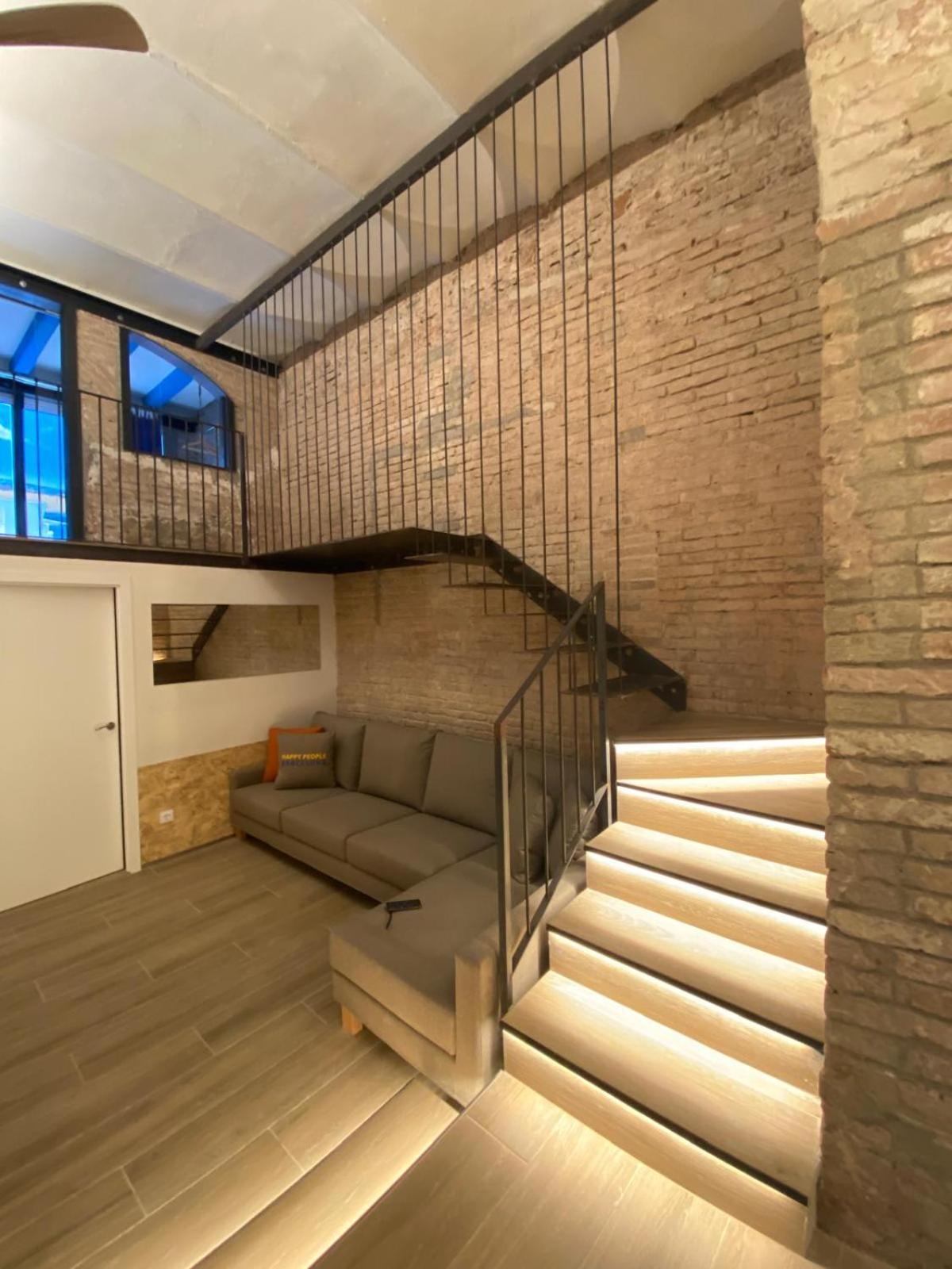 Happy People Sagrada Familia Apartments Barcelona Exterior photo
